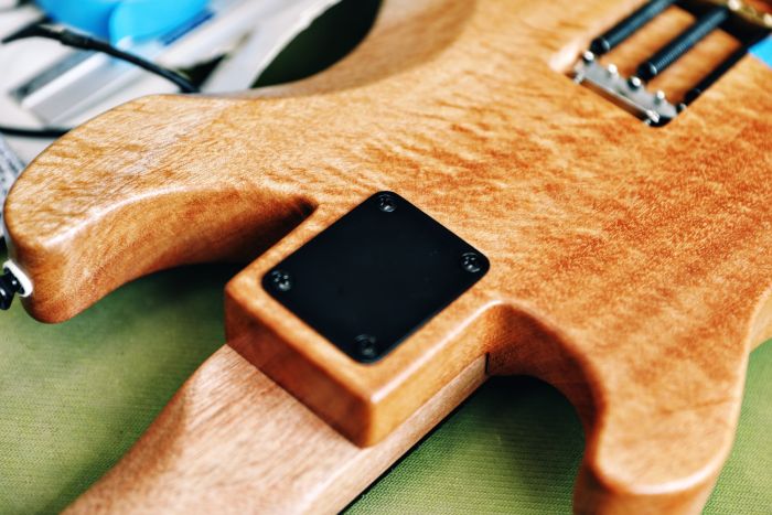 Piastra Con Viti Per Montaggio Collo Piastra Giunto Collo Gotoh NBS-3 Nero Cosmo - Originale Per Chitarra, Con Viti, Made In Japan Basso Fender Jazz - Foto 6